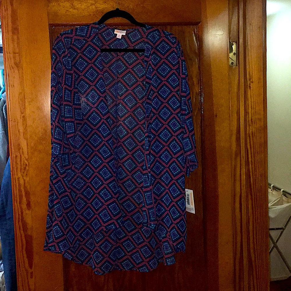 LulaRoe Lindsay Kimono-M New with tags!